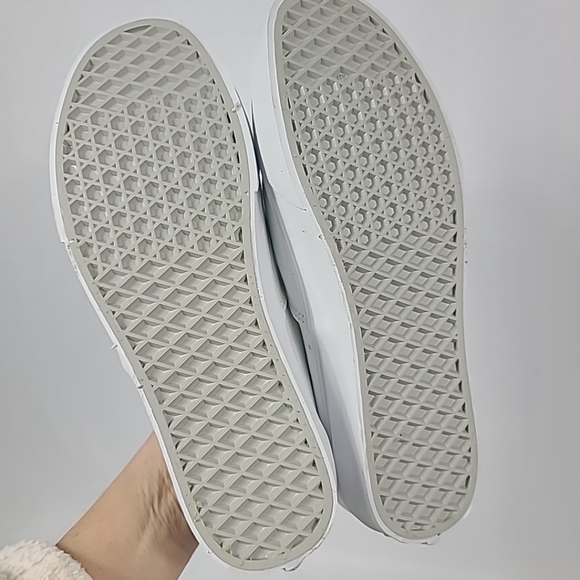 NIB VANS Authentic Classic All White Canvas Shoe Fashion Unisex Sneaker M9.5 W11 - Picture 7 of 8